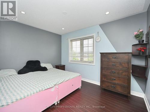 112 Stoneylake Avenue, Brampton, ON - Indoor Photo Showing Bedroom