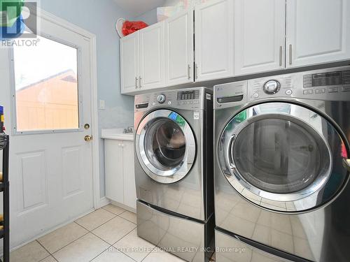 112 Stoneylake Avenue, Brampton (Southgate), ON - Indoor Photo Showing Laundry Room