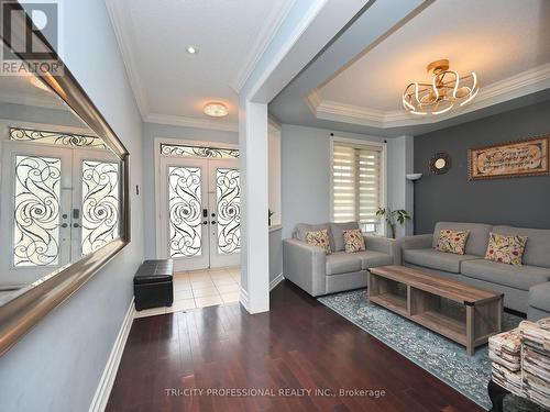 112 Stoneylake Avenue, Brampton (Southgate), ON - Indoor Photo Showing Living Room