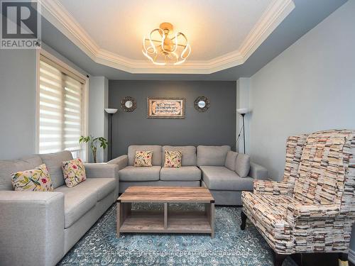 112 Stoneylake Avenue, Brampton, ON - Indoor Photo Showing Living Room