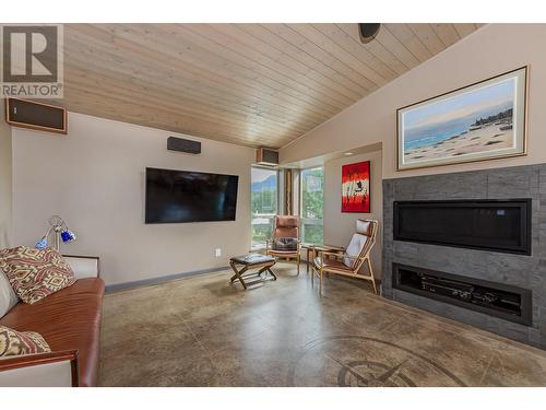 126 Riverdale Drive, Enderby, BC - Indoor Photo Showing Living Room With Fireplace