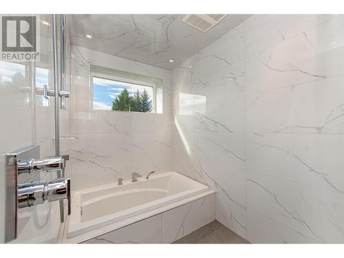 126 Riverdale Drive, Enderby, BC - Indoor Photo Showing Bathroom