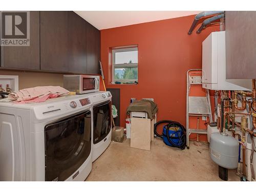 126 Riverdale Drive, Enderby, BC - Indoor Photo Showing Laundry Room