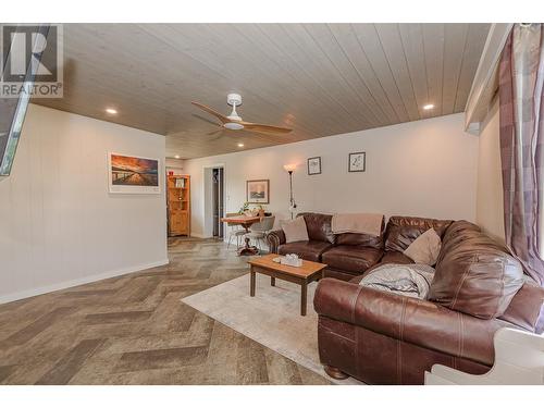 126 Riverdale Drive, Enderby, BC - Indoor Photo Showing Living Room