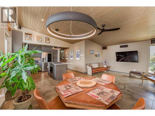 126 Riverdale Drive, Enderby, BC - Indoor Photo Showing Living Room