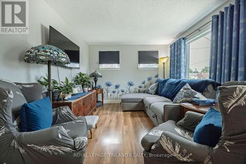 179 Forest Avenue, St. Thomas, ON - Indoor Photo Showing Living Room