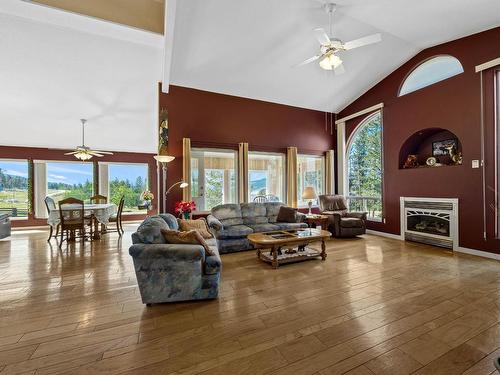 5120 Steffens Rd, Merritt, BC - Indoor Photo Showing Living Room With Fireplace