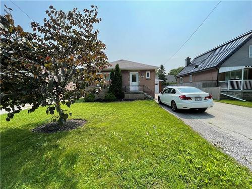 9 Seven Oaks Drive|Unit #B, Hamilton, ON - Outdoor