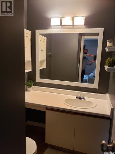 1321 Edward Avenue, Saskatoon, SK - Indoor Photo Showing Bathroom