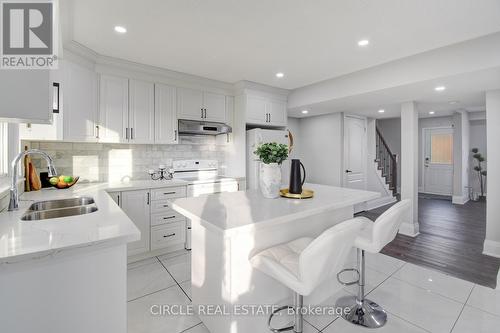 30 - 900 Central Park Drive, Brampton, ON - Indoor Photo Showing Kitchen With Double Sink With Upgraded Kitchen