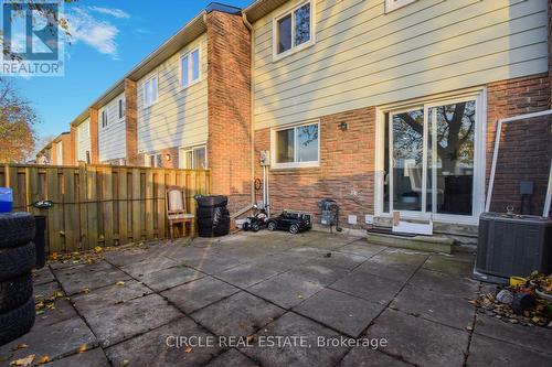 30 - 900 Central Park Drive, Brampton (Northgate), ON - Outdoor