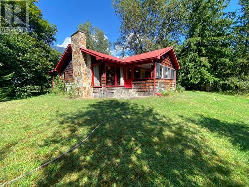 8712 Beach  Street, Balfour, BC - Outdoor With Deck Patio Veranda