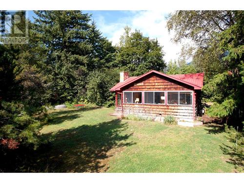 8712 Beach  Street, Balfour, BC - Outdoor