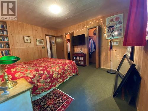 8712 Beach  Street, Balfour, BC - Indoor Photo Showing Bedroom