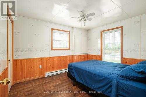 93 Otter Road, Curve Lake First Nation 35 (Curve Lake First Nation), ON - Indoor Photo Showing Bedroom