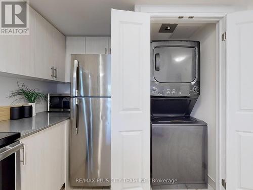 2218 - 481 Rupert Avenue, Whitchurch-Stouffville, ON - Indoor Photo Showing Laundry Room