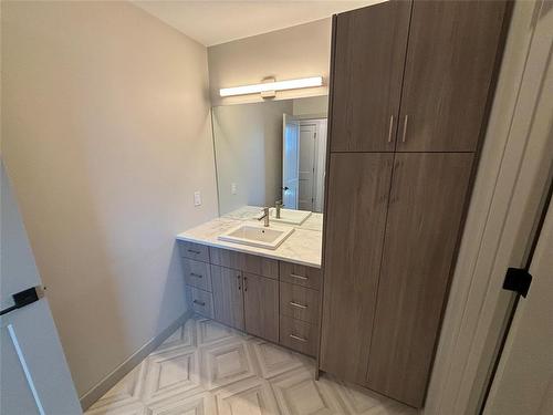 45 Fieldstone Crescent, Brandon, MB - Indoor Photo Showing Bathroom