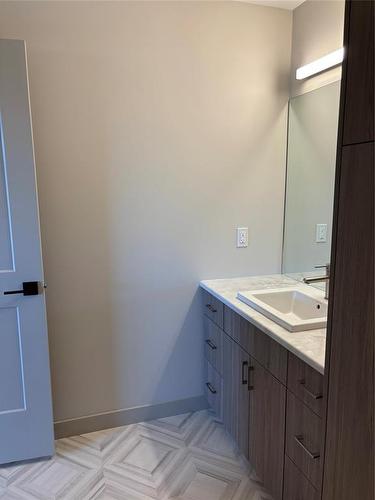 45 Fieldstone Crescent, Brandon, MB - Indoor Photo Showing Bathroom