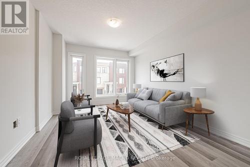 9B Bingham Road, Hamilton (Mcquesten), ON - Indoor Photo Showing Living Room