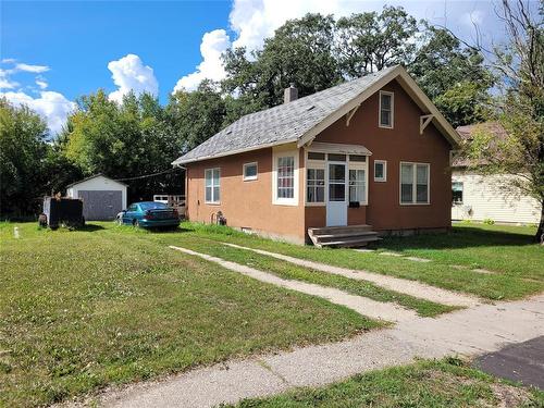 125 8Th Street Sw, Portage La Prairie, MB - Outdoor