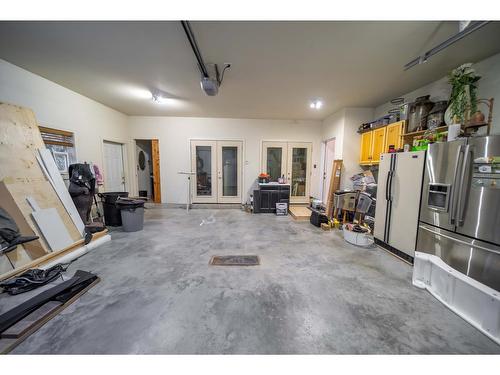 6158 Tie Lake Shore Road N, Jaffray, BC - Indoor Photo Showing Garage