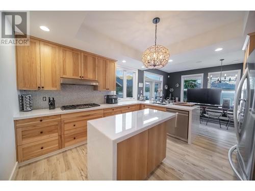 6158 Tie Lake Shore  N Road, Jaffray, BC - Indoor Photo Showing Kitchen