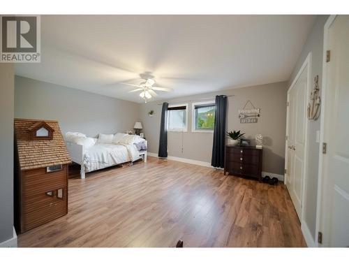 6158 Tie Lake Shore  N Road, Jaffray, BC - Indoor Photo Showing Bedroom