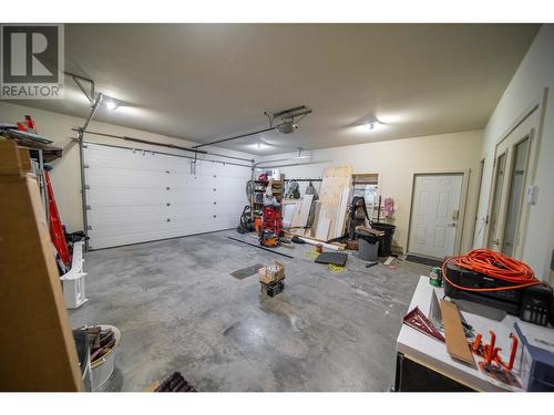 6158 Tie Lake Shore  N Road, Jaffray, BC - Indoor Photo Showing Garage