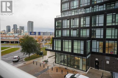 305 - 180 Fairview Mall Drive, Toronto (Don Valley Village), ON - Outdoor