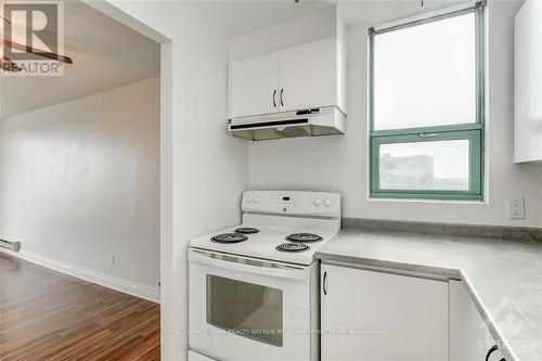 905 - 1440 Heron Road, Ottawa, ON - Indoor Photo Showing Kitchen