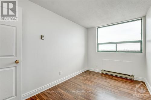 905 - 1440 Heron Road, Ottawa, ON - Indoor Photo Showing Other Room