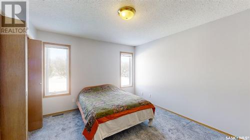 B. Hennes Acreage, Chesterfield Rm No. 261, SK - Indoor Photo Showing Bedroom