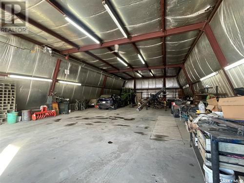 B. Hennes Acreage, Chesterfield Rm No. 261, SK - Indoor Photo Showing Garage