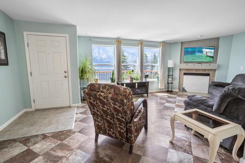 9412 Highway 3A, Kuskanook, BC - Indoor Photo Showing Living Room With Fireplace