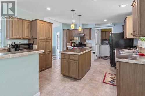 9412 3A Highway, Kuskanook, BC - Indoor Photo Showing Kitchen With Double Sink