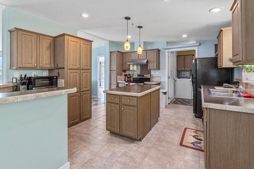 9412 Highway 3A, Kuskanook, BC - Indoor Photo Showing Kitchen With Double Sink