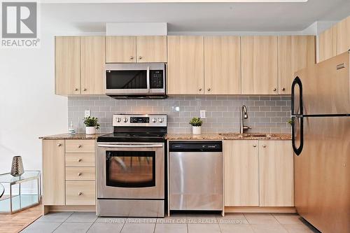 34 - 871 Wilson Avenue, Toronto (Downsview-Roding-Cfb), ON - Indoor Photo Showing Kitchen With Stainless Steel Kitchen