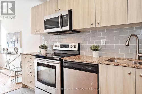 34 - 871 Wilson Avenue, Toronto (Downsview-Roding-Cfb), ON - Indoor Photo Showing Kitchen With Stainless Steel Kitchen