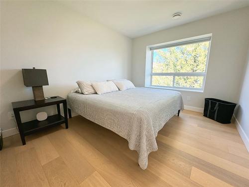 13980 Ponderosa Way, Coldstream, BC - Indoor Photo Showing Bedroom