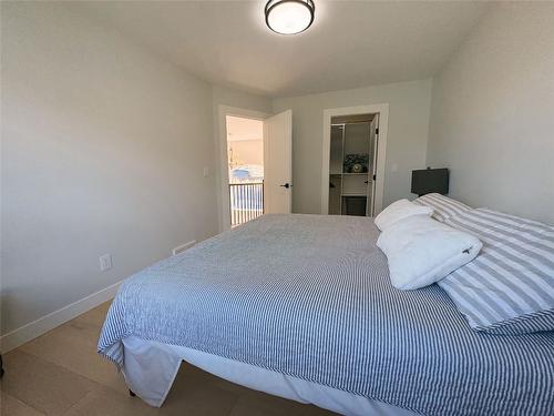 13980 Ponderosa Way, Coldstream, BC - Indoor Photo Showing Bedroom