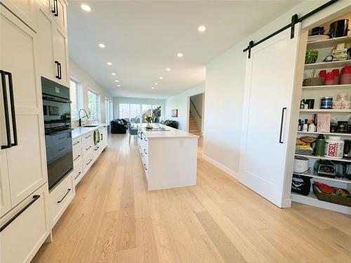 13980 Ponderosa Way, Coldstream, BC - Indoor Photo Showing Kitchen