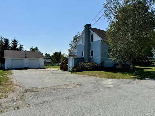 Parking - 50 Rue De L'Église, Saint-Félix-De-Dalquier, QC - Outdoor