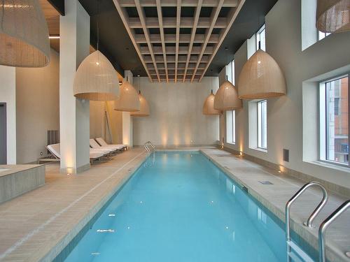 Piscine - 3906-1288 Rue St-Antoine O., Montréal (Ville-Marie), QC - Indoor Photo Showing Other Room With In Ground Pool