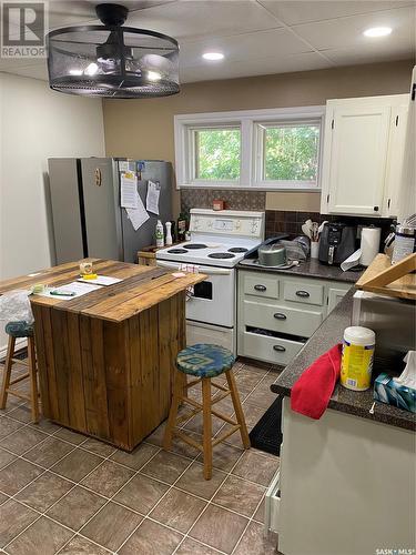 557 22Nd Street W, Prince Albert, SK - Indoor Photo Showing Kitchen