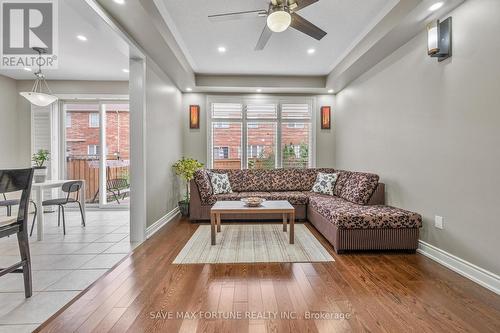 262 Cedric Terrace, Milton (Harrison), ON - Indoor Photo Showing Living Room