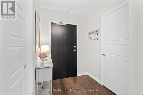 109 - 35 Kingsbury Square, Guelph (Pine Ridge), ON - Indoor