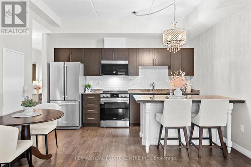 109 - 35 Kingsbury Square, Guelph, ON - Indoor Photo Showing Living Room