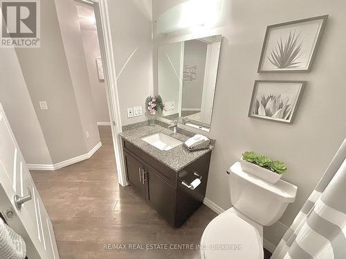 109 - 35 Kingsbury Square, Guelph (Pine Ridge), ON - Indoor Photo Showing Bathroom