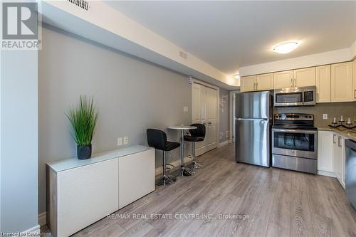 11 - 122 Courtland Avenue E, Kitchener, ON - Indoor Photo Showing Kitchen With Stainless Steel Kitchen