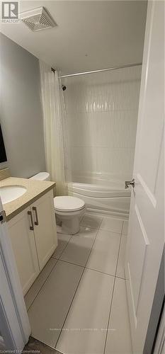 11 - 122 Courtland Avenue E, Kitchener, ON - Indoor Photo Showing Bathroom